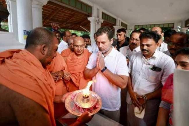 Bharat Jodo Yatra: Rahul Gandhi visits Sivagiri Mutt in Thiruvananthapuram - See pics