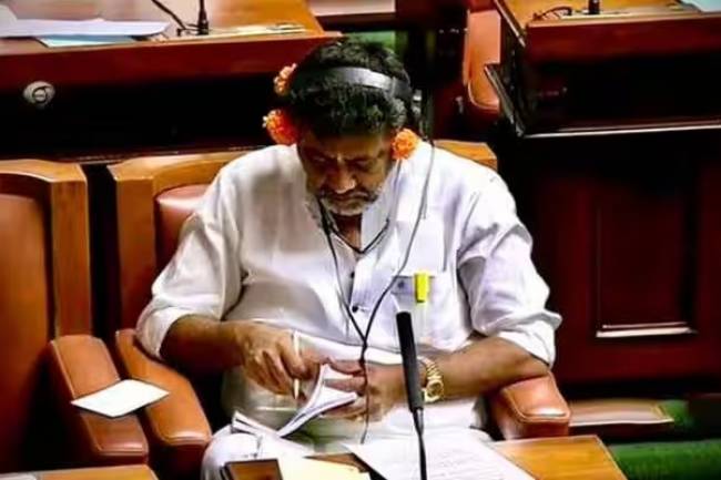 Karnataka Budget Session: Congress leaders attended the Budget session with flowers behind their ears which means betrayal and fooling in Kannada. 