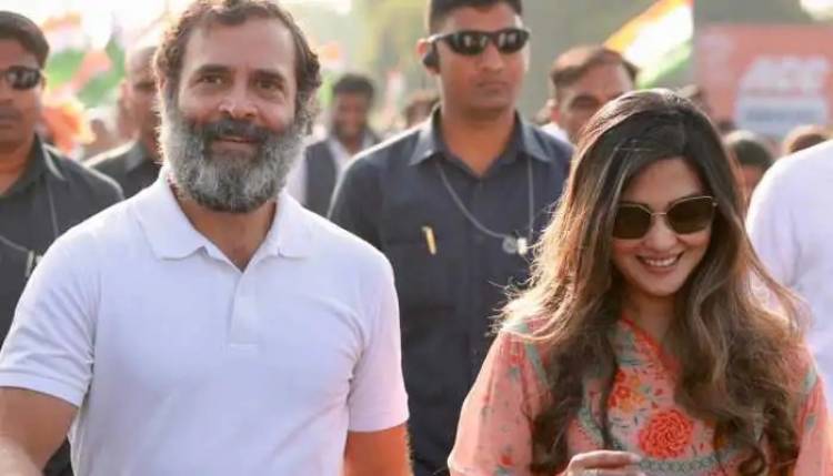 After Pooja Bhatt, actor Riya Sen joins Rahul Gandhi's 'Bharat Jodo Yatra' in Maharashtra